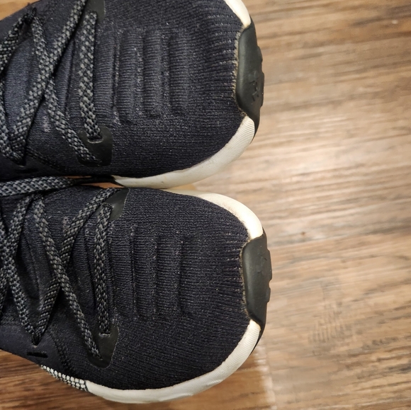 Under Armor Hovr Phantom Black Athletic Shoes - Picture 3 of 5